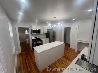 Foto del edificio - 38-42-42 Mill Hill Ave