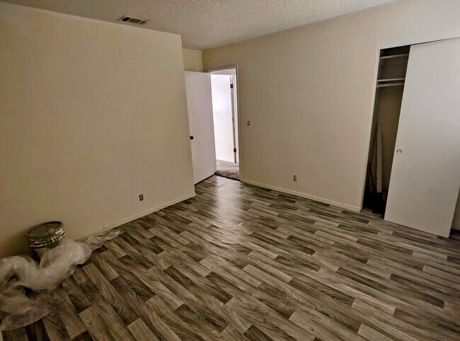 Foto del edificio - 18127 Hinton St