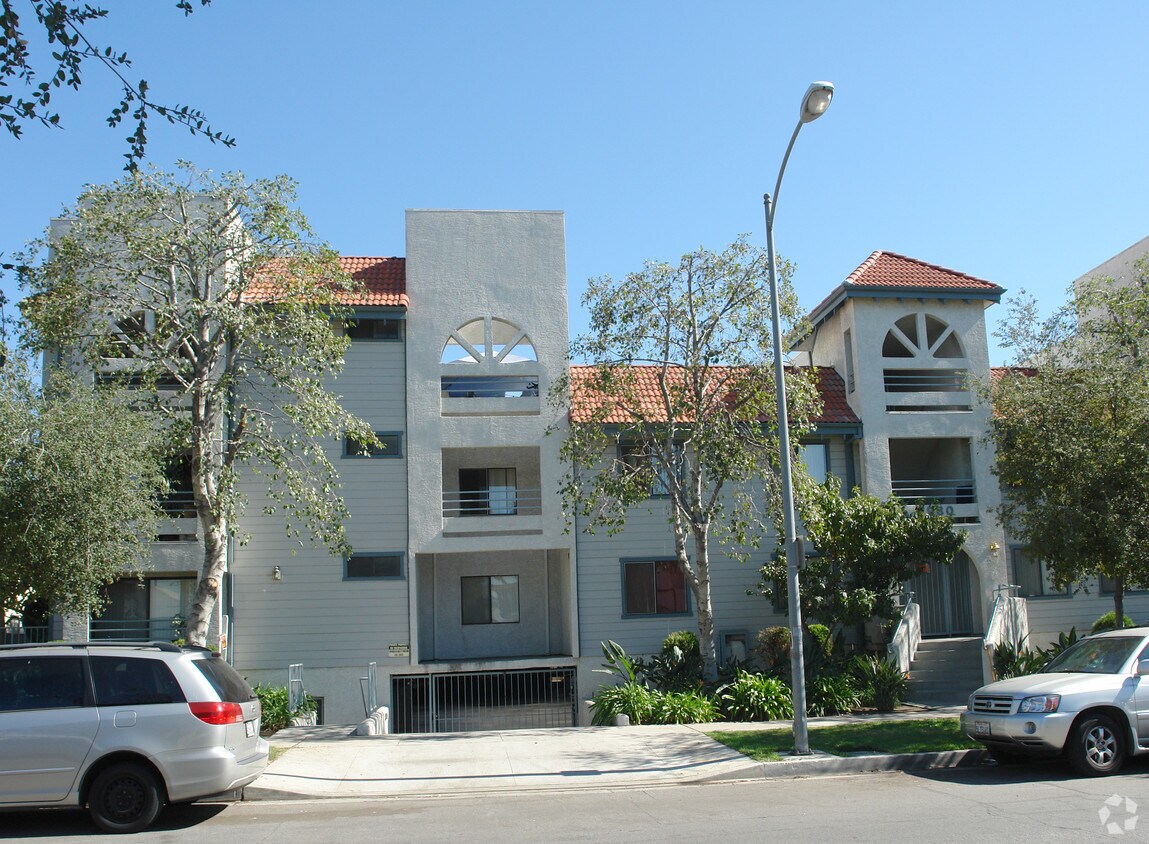 1930 Vassar Apartments in Glendale, CA