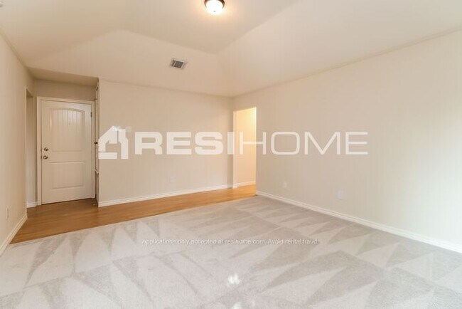 Building Photo - 5222 E Orem Drive