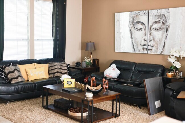 Foto del edificio - 6223 Gillian Park Dr