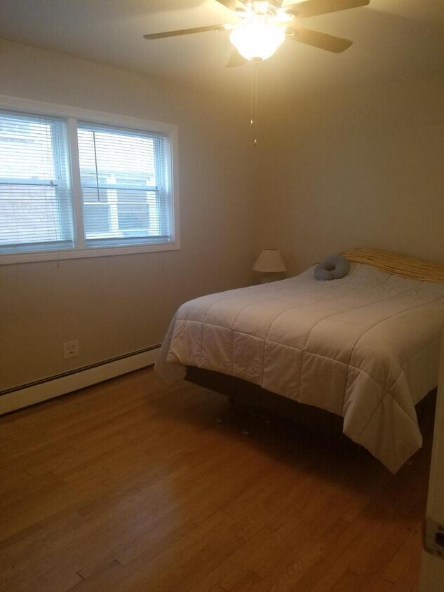 Foto principal - 8522 W Catalpa Ave