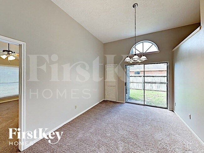 Foto del edificio - 17710 Garnercrest Dr