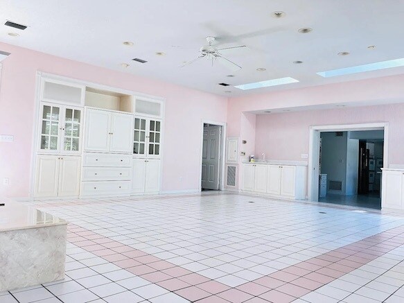 Foto del edificio - 5323 Andrea Blvd