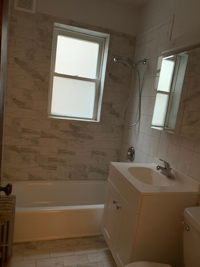 Foto del edificio - 3806 W Cornelia Ave