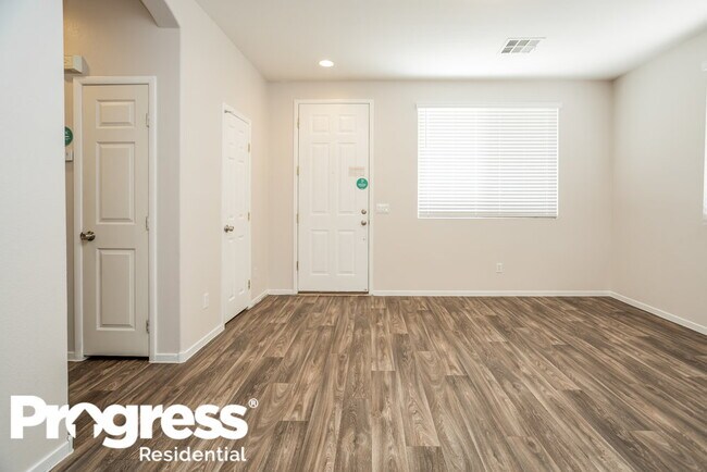 Building Photo - 5735 Bear Springs St