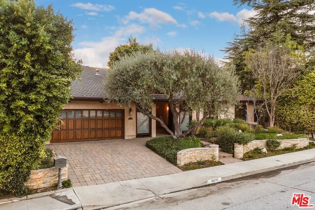 Primary Photo - 16628 Park Ln Cir