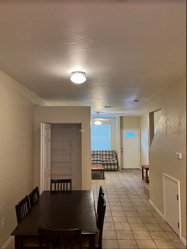 Building Photo - Brighton Park 405-4415 SW 34th Street
