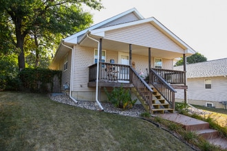 Building Photo - 808 S Grange Ave