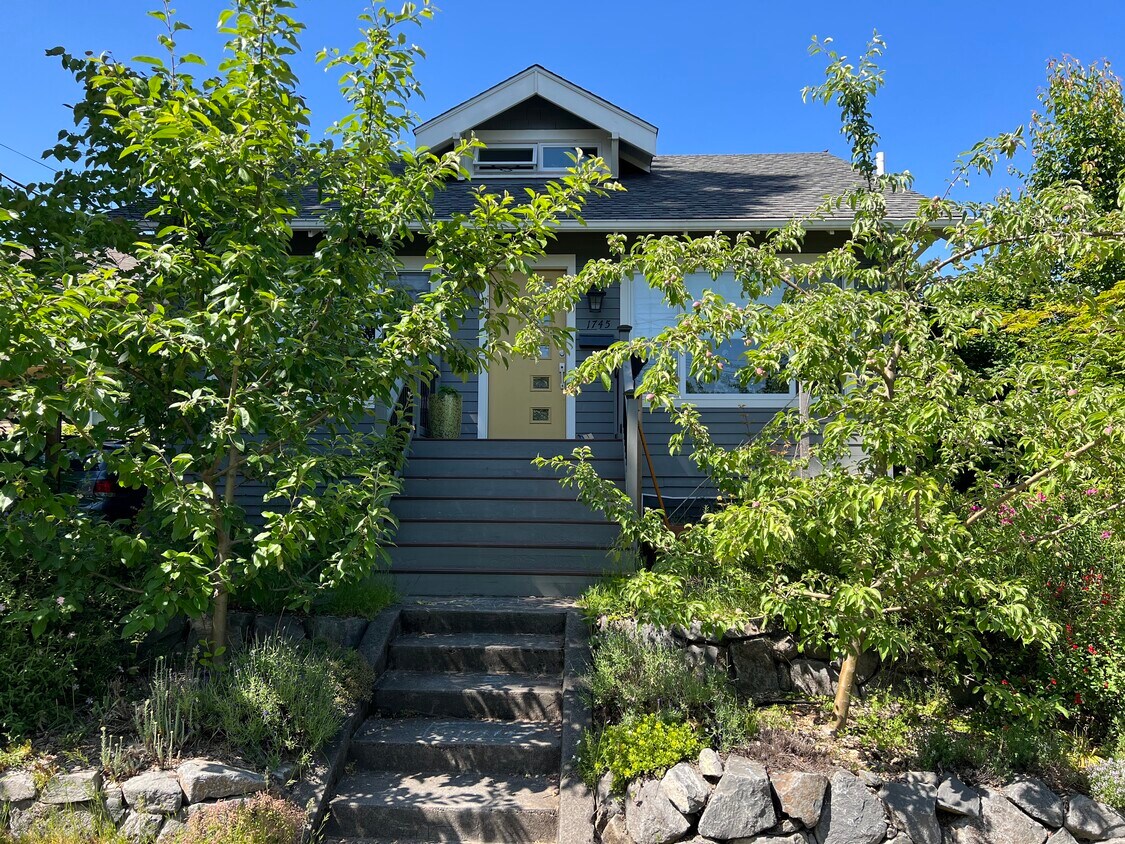 front of house - 1745 SE Nehalem St
