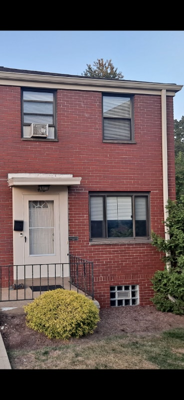 Building Photo - 472 Hoodridge Dr