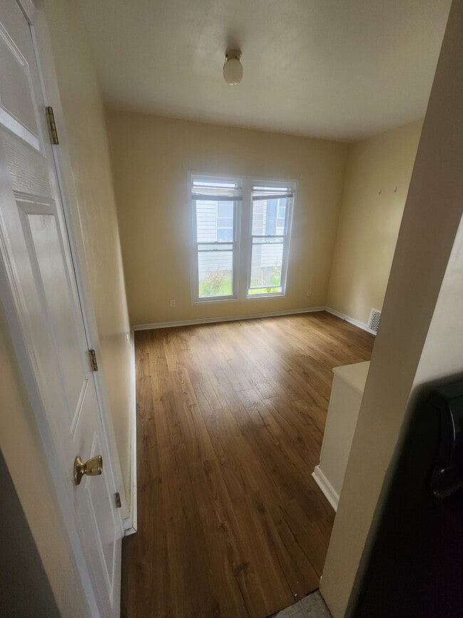 Building Photo - 25 Warren St