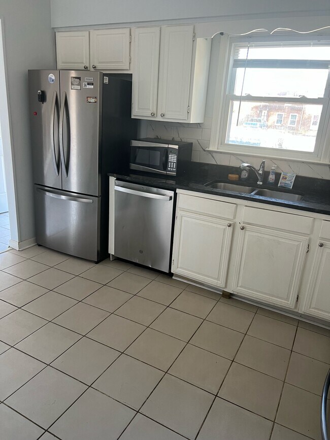 Building Photo - 1205 Tar Heel Ct