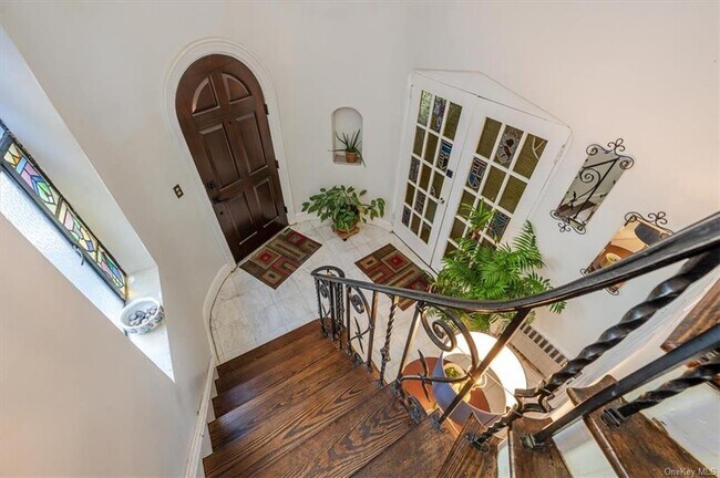 Foto del edificio - 1168 Pelham Pky