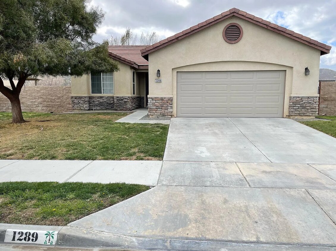 Primary Photo - 1289 Squaw Valley St