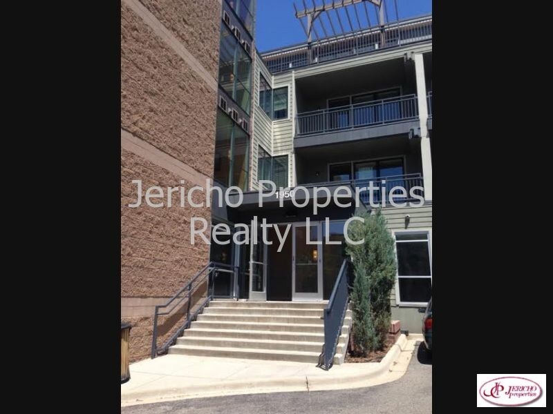 Foto principal - BEAUTIFUL west facing Condo at LITTLETON S...