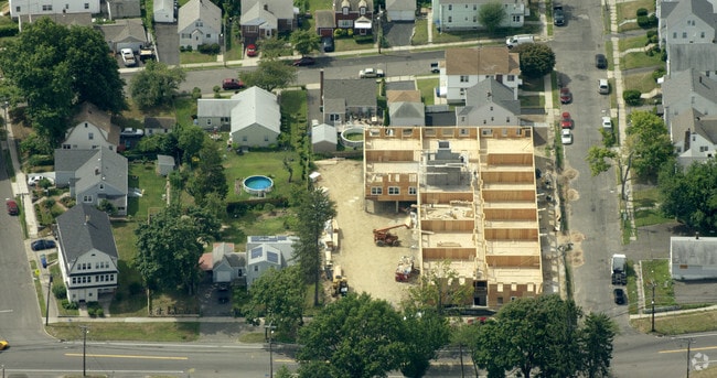 Aerial Photo - 412 N Summerfield Ave