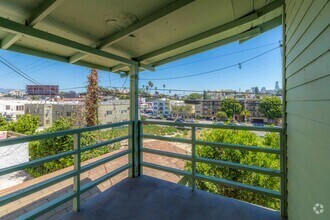 Building Photo - 338 S Benton Way