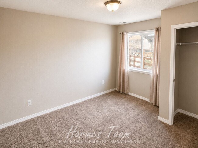 Foto del edificio - Beautiful 2 Bed Home | 2-Car Garage | Large Kitchen Island | Mountain Views