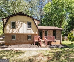 Building Photo - 240 Wellington Dr