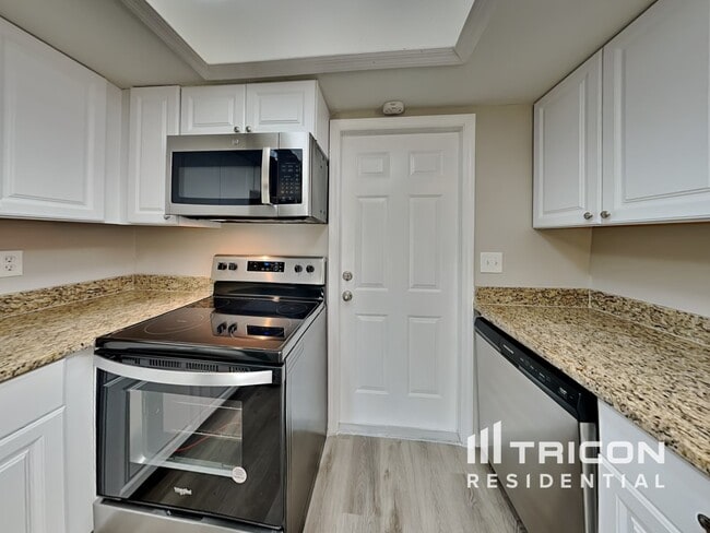 Building Photo - 1374 Bramblewood Dr