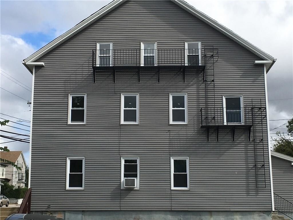 Foto principal - 655 Providence St