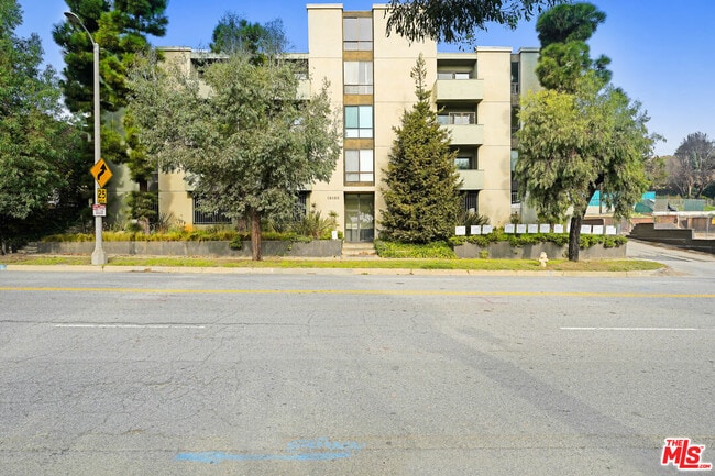 Foto del edificio - 16169 Sunset Blvd