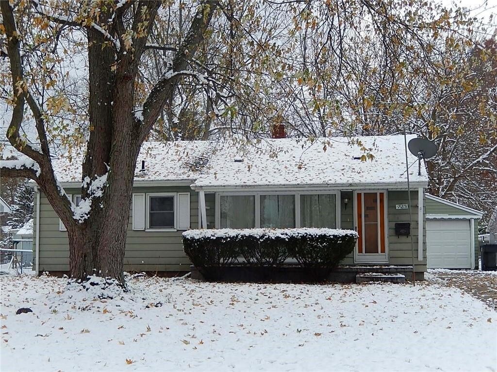 Primary Photo - 725 McPherson St