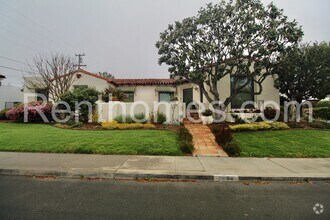 Building Photo - 2244 Plum St