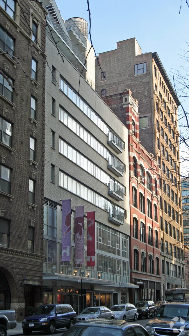Building Photo - 219 W 19th St