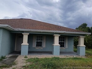 Building Photo - 6012 Elaine Ave N