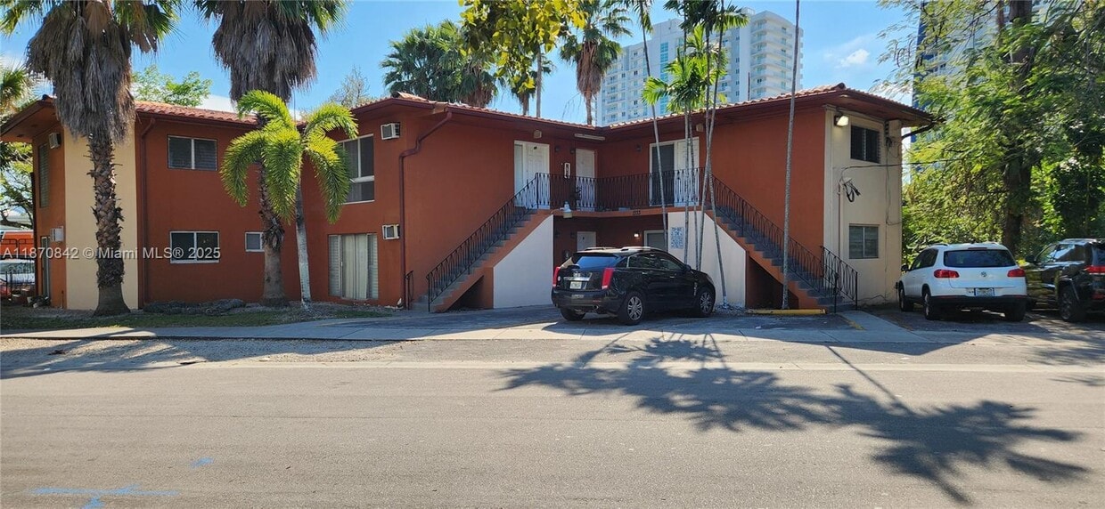 Primary Photo - 1333 NW 15th St