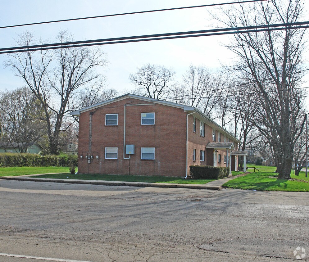 Building Photo - 20 Grand Valley Dr