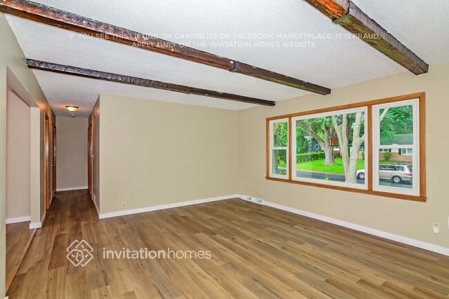 Building Photo - 5900 Aquila Ave N