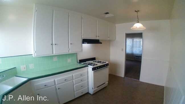 Building Photo - 402-406 E Palmer Ave