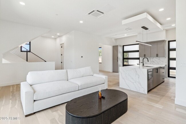 Building Photo - 1501 N Miller Rd