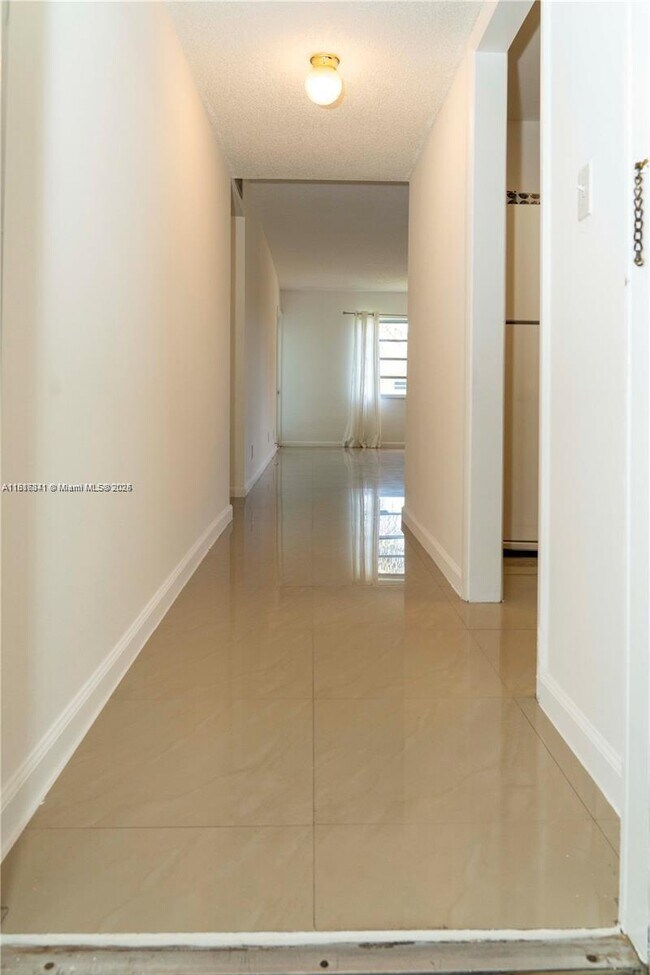 Foto del edificio - 5140 SW 40th Ave