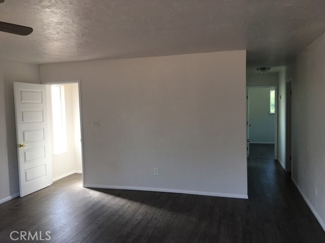 Foto del edificio - 9247 Fairway Dr