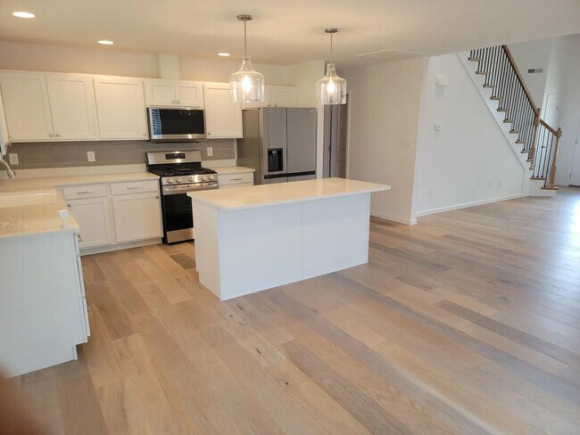 Foto del edificio - 7703 Mossy Landing Ln