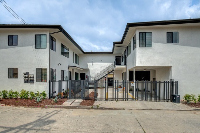 Building Photo - 2935 Duray Pl