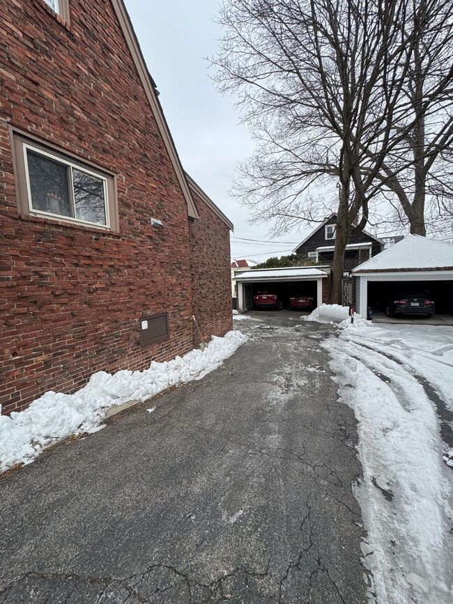 Building Photo - 44 Greycliff Rd