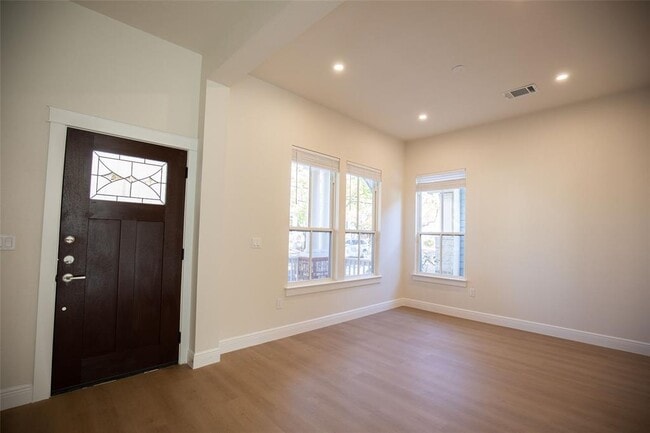 Foto del edificio - 1913 Littlefield St