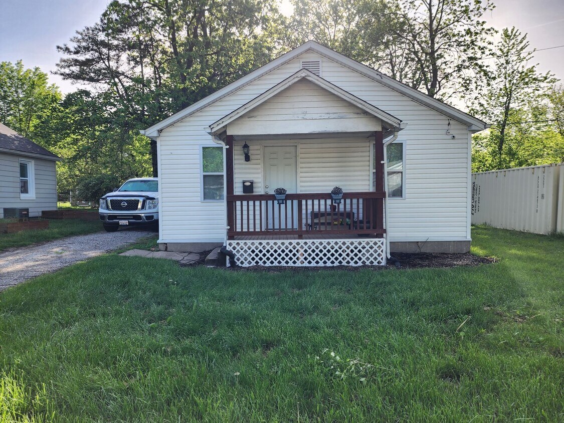 Foto principal - Charming 2 bed 1 bath home