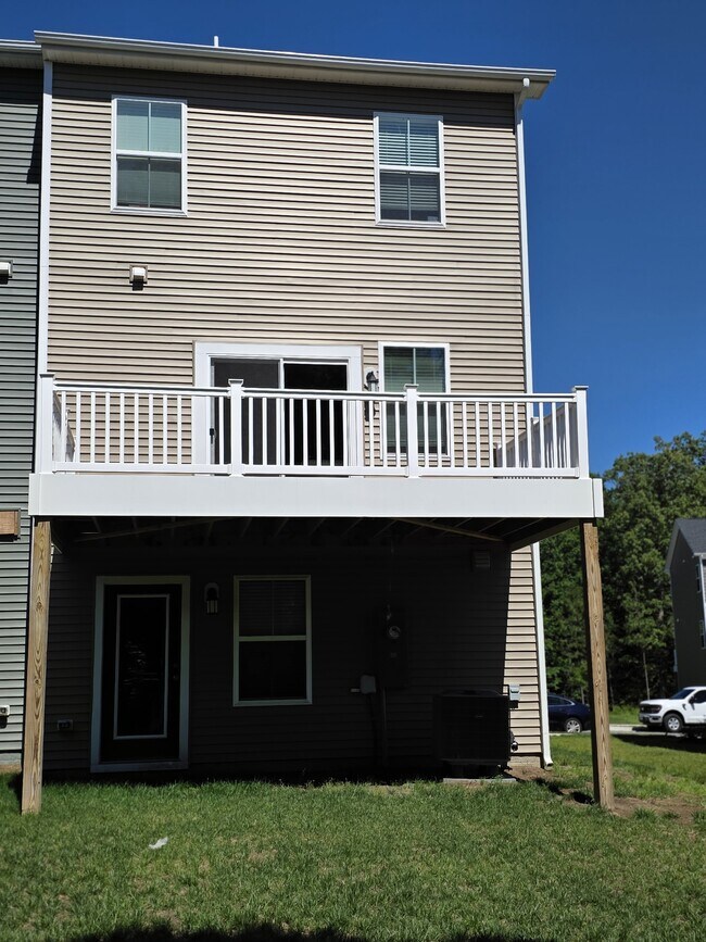 Foto del edificio - 5870 Ginger Dr