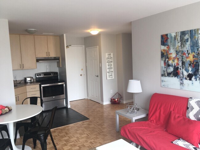 Photo du bâtiment - 1545-1545 Oxford St