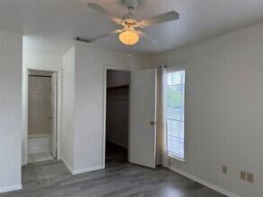 Building Photo - 2626 Holly Hall St