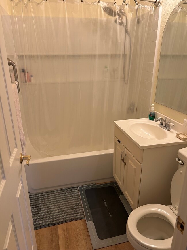 Foto del edificio - 637 Dornie St