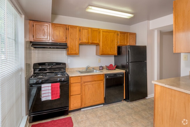 Building Photo - Scarborough Square Townhomes & Apartments