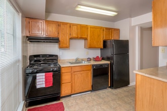 Building Photo - Scarborough Square Townhomes & Apartments