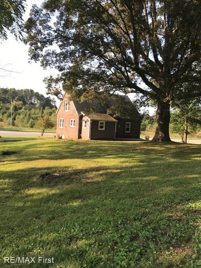 Building Photo - 4 br, 2 bath House - 3640 US Hwy 411 South